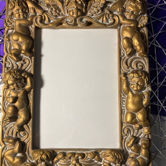 Vintage Gold Cherub Angel Picture Frame Easel Back Ornate Resin - Picture 4 of 6